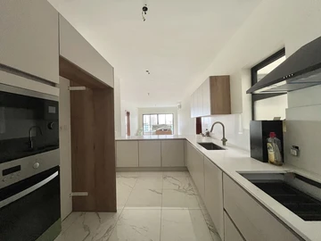 4 Bedroom Apartment