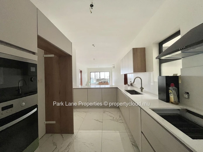 Generous 4-Bedroom Family Apartment in Quatre Bornes