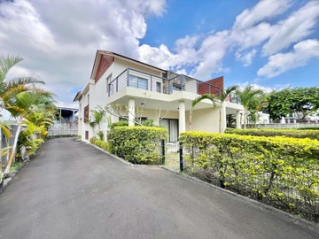 3 Bedroom Townhouse, Duplex