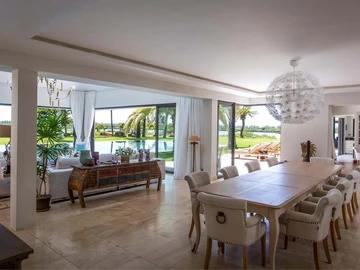6 Bedroom Villa
