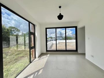 4 Bedroom Townhouse, Duplex