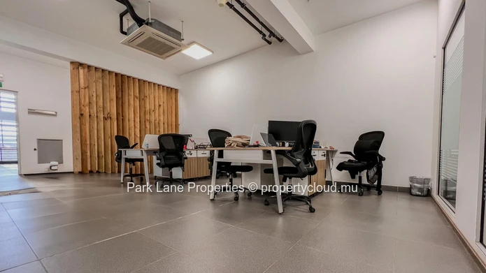 Espace de bureau moderne dans un complexe haut de gamme à Moka