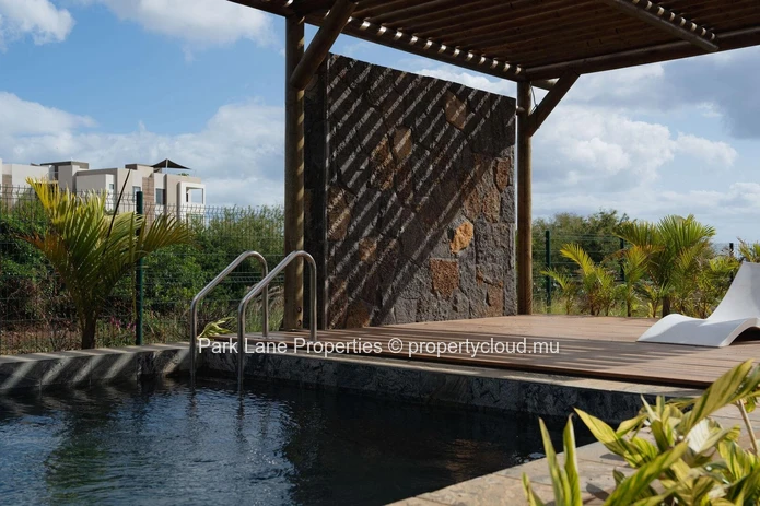 Beautifully furnished 3-Bedroom Apartment With Great Views