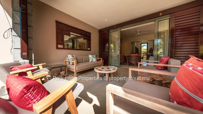 Exquisite Tropical Villa Nestled in a Prestigious Golf Domaine