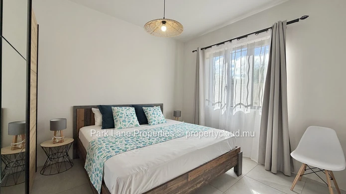 West Coast Comfort: Ground Floor Apartment with Private Garden in Cascavelle