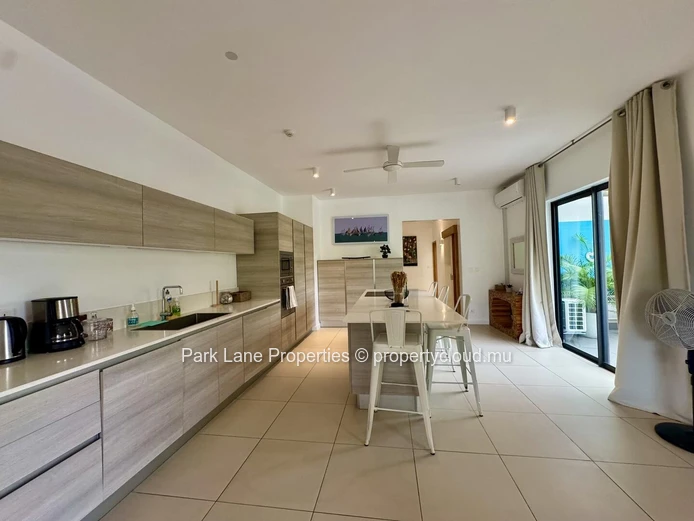 Appartement sur la marina entre la rivière et la montagne