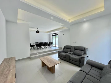 4 Bedroom Townhouse, Duplex
