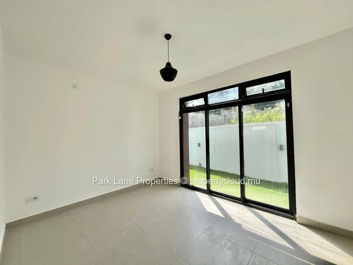 Duplex Moderne à Vendre à Floréal – 4 Chambres