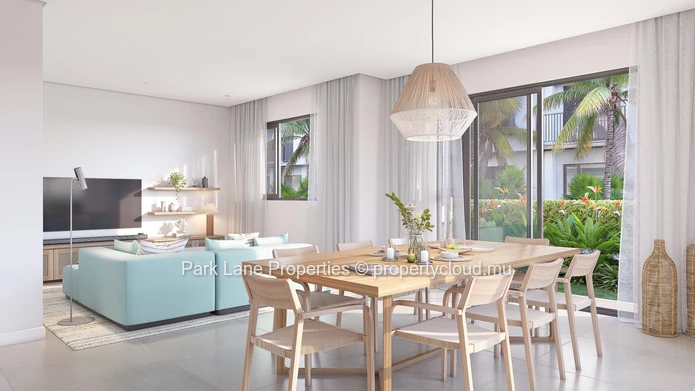 HERMITAGE BEACH APARTMENTS: Expansive Garden and Sea Views