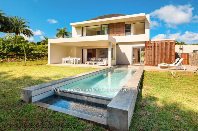 Contemporary fully furnished golf villa for sale in the heart of Heritage Villas Valriche 