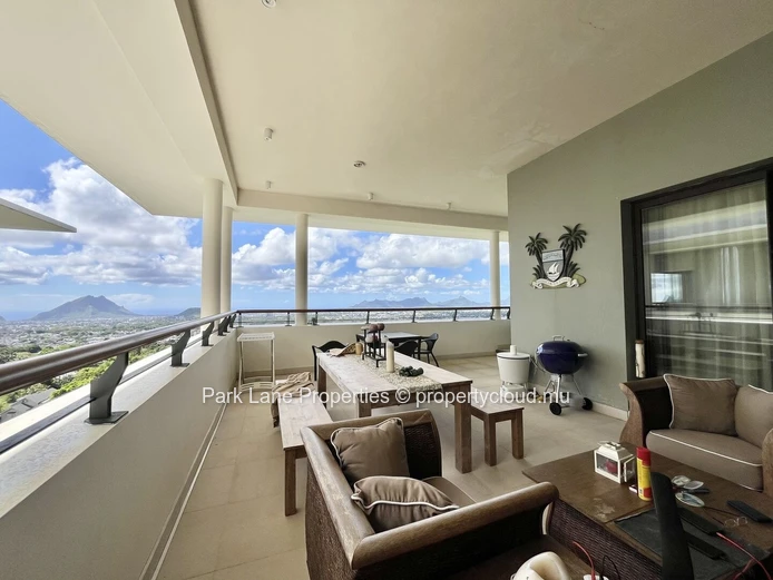 Elegance at the Pinnacle: Experience Absolute Luxury in Floreal!
