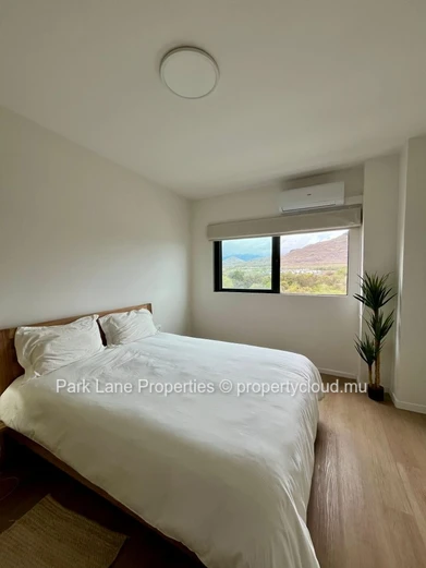 Mountain View 80m² Apartment Near All Amenities in Cap Tamarin