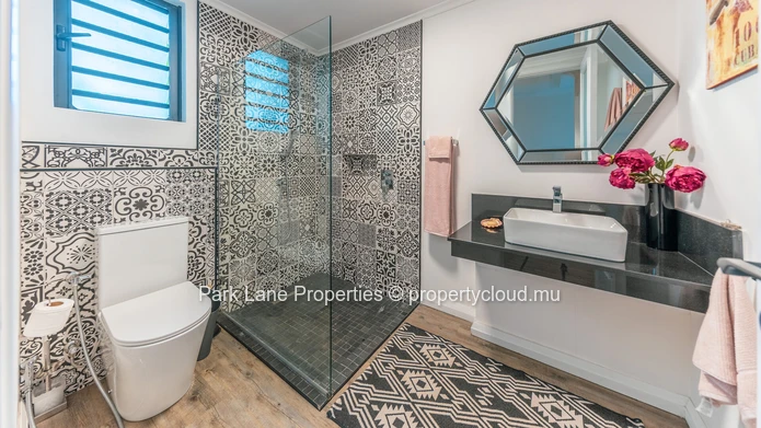 Single-storey luxury villa within the Tamarina Golf Estate, Tamarin