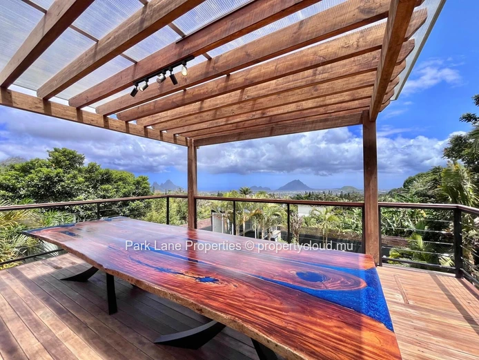 Contemporary Home for Sale in Floréal – Exceptional Location