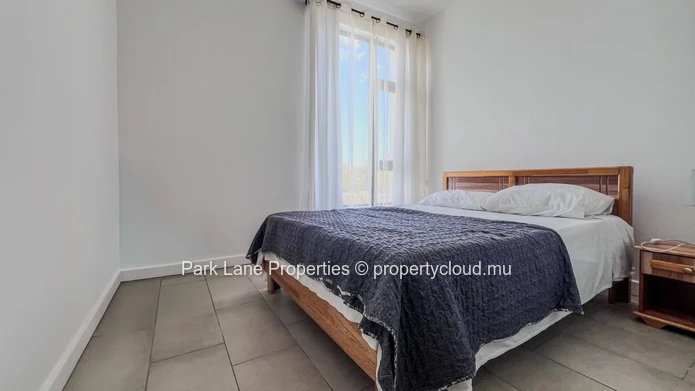 Modern 2-Bedroom Apartment with Parking, Ideally Located Near CyberCity