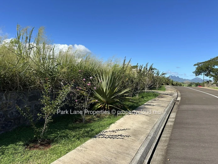 Residential land for sale at Mapou.