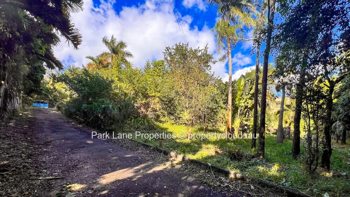 Prime development site in Floreal – 4,083 m² with dual access
