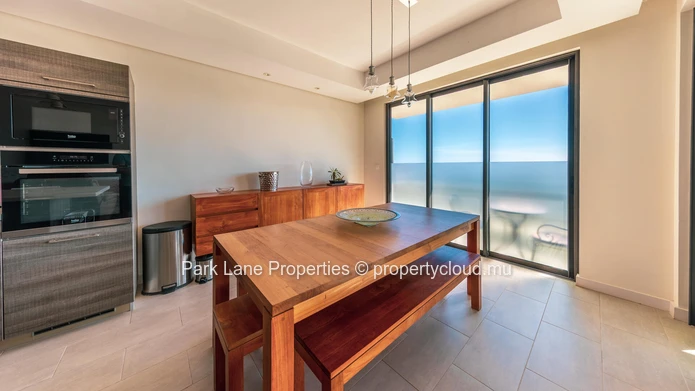 Homely Apartment with Breathtaking Views in Tamarin