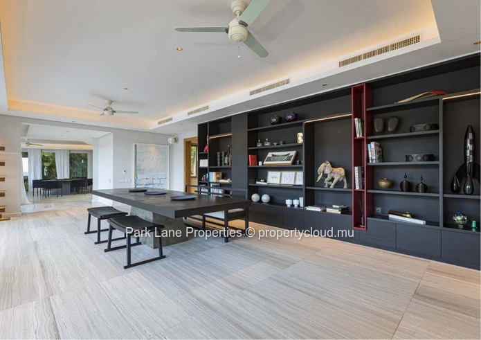 An exclusive 5-bedroom IRS property, nestled within one of the most prestigious residential and golfing estates in Ma...