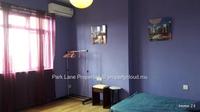 Spacious 3-bedroom apartment with terrace in secure residential complex in Rose Hill