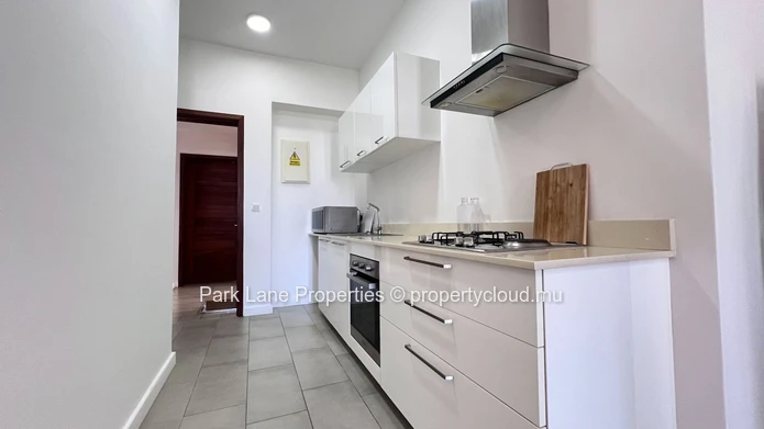 Modern 2-Bedroom Apartment with Parking, Ideally Located Near CyberCity