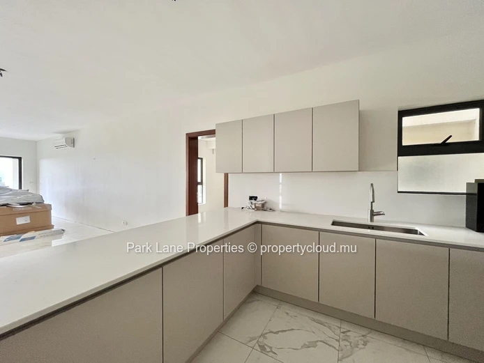 Generous 4-Bedroom Family Apartment in Quatre Bornes