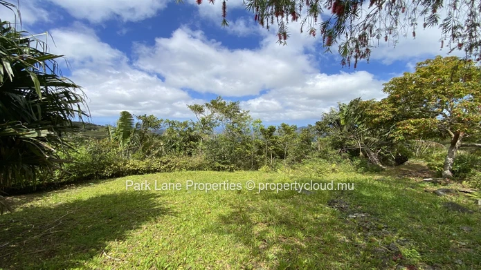 Magnificent and maintained plot with outstanding views