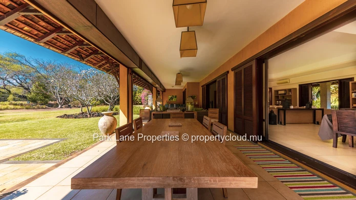 Prestigious 4-Bedroom Villa with Pool, Kiosk & Garden in Tamarina Golf Estate