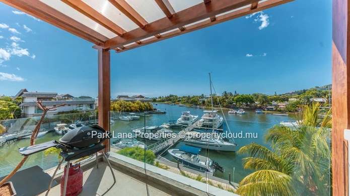 Unique RES Marina penthouse