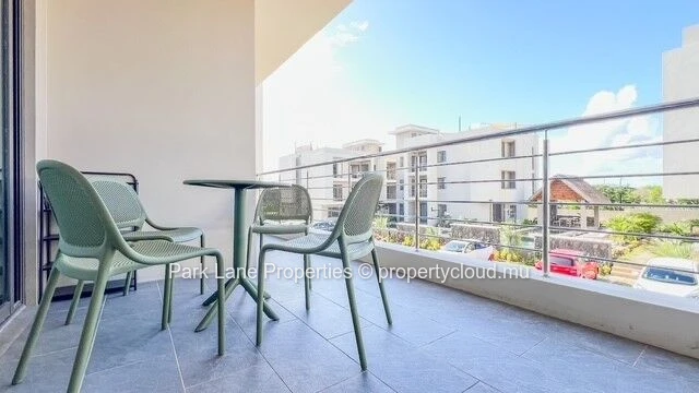 Elegant apartment in a newly built residence with pool & mountain views in Flic en Flac