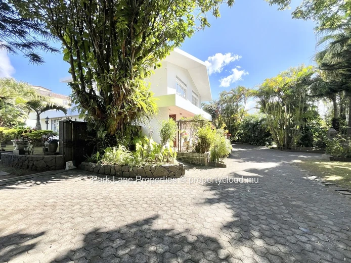 Charming 3-Bedroom House for Sale in Floreal