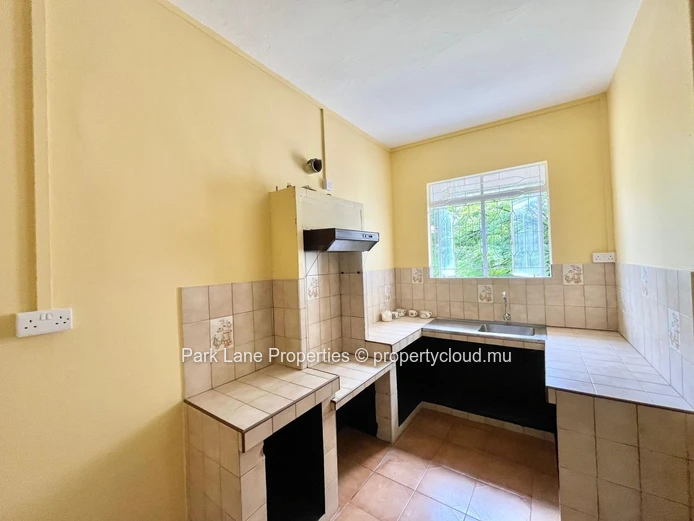 Spacious 4-Bedroom Family Home with Large Garden and Ample Parking in Floreal