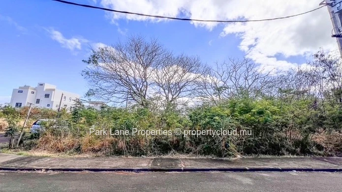terrain résidentiel de 348 m2 situé dans un quartier recherché de Coromandel,