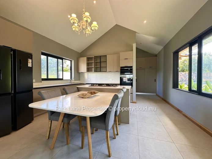 Stunning 4 bedroom en suite family home in a secure gated estate