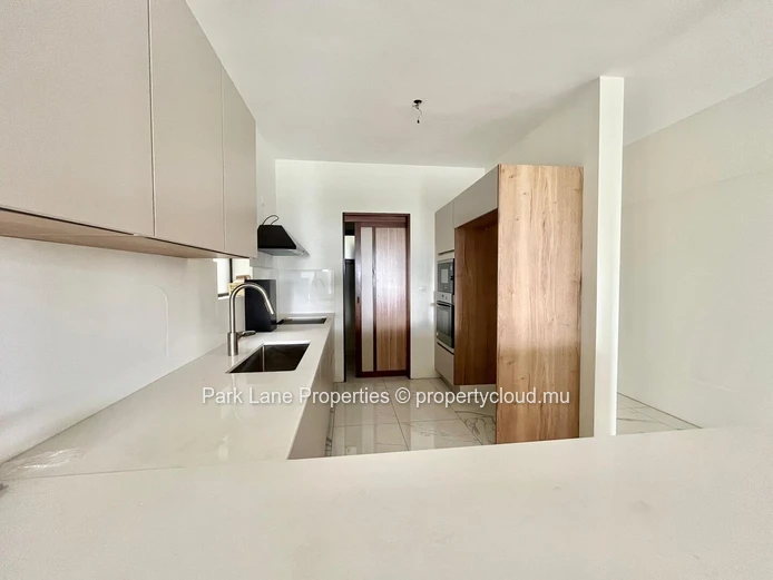 Generous 4-Bedroom Family Apartment in Quatre Bornes