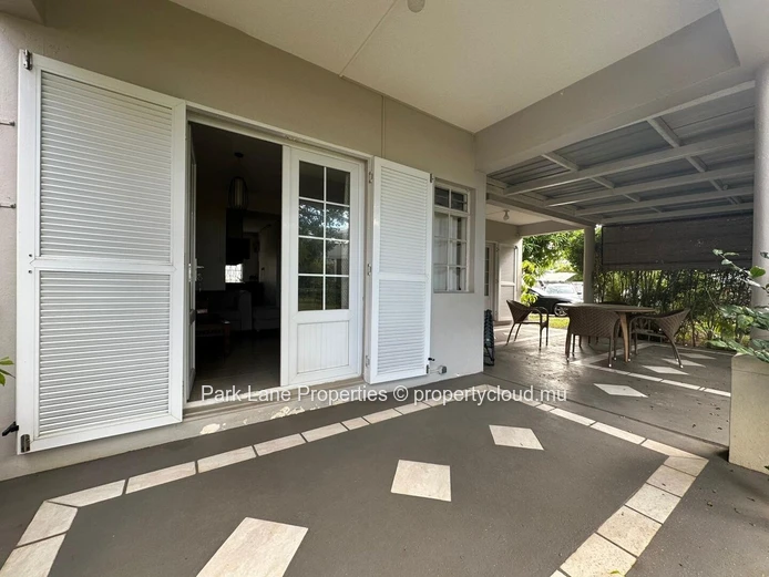 Delightful Seaside Duplex in a Complex with a common pool
