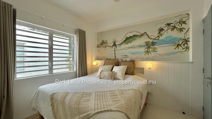 Stylish Beachfront Villa in Tamarin – Perched above the Sea