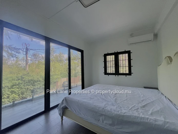 7-Bedroom House in Riambel with Private Pool, 5 Minutes from the Beach