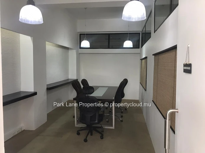 Office space on the 4th floor in the centre of Port Louis.