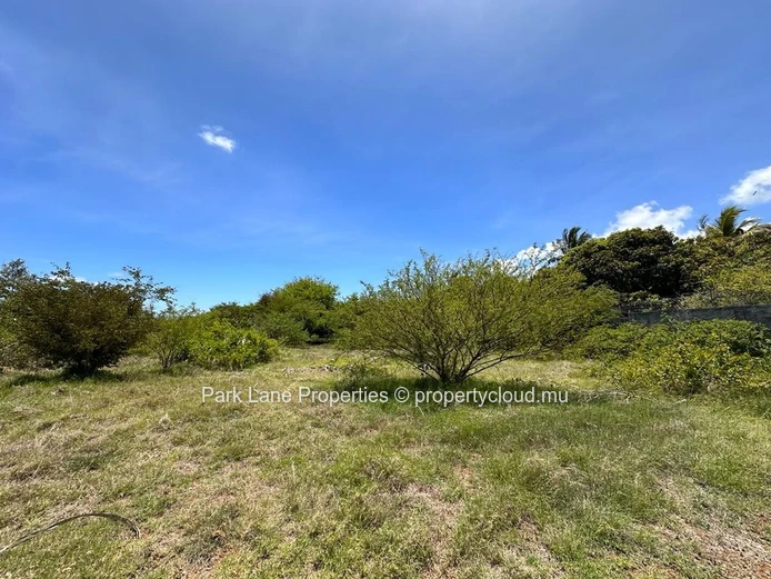 Opportunity to seize - Residential plot for sale at Péreybère.