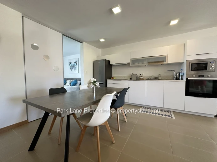 Appartement R+2 à vendre à Mon Choisy.