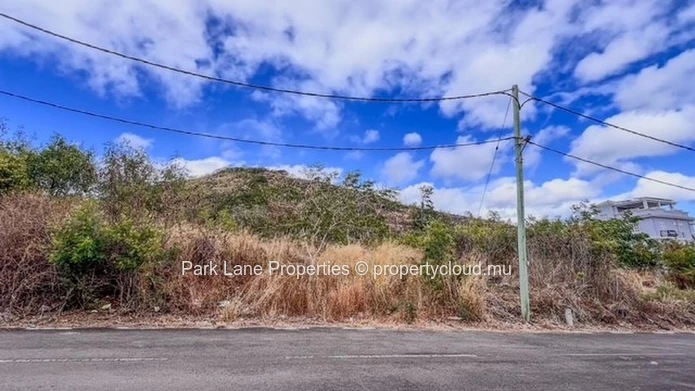 terrain résidentiel de 348 m2 situé dans un quartier recherché de Coromandel,