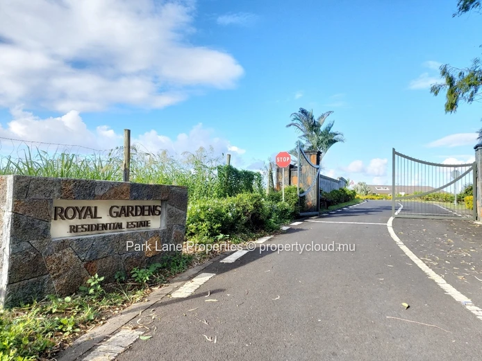 Residential land in private estate Royal Gardens in Pamplemousses