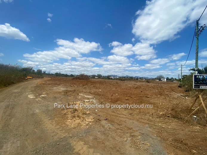 Nice plot of land in a gated morcellement 