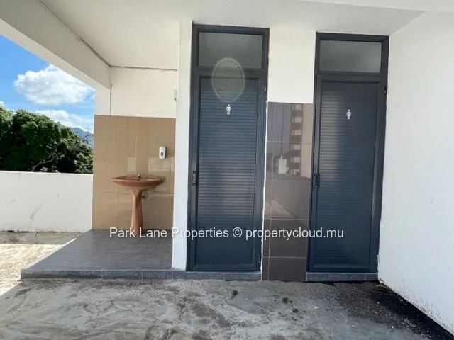 Espace de bureaux  – 622 m² (2? étage), proche de la Plaza<br/>Espace bureau à vendre à 2 minutes du Plaza à Rose Hill