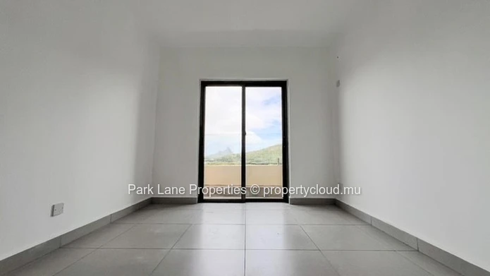 Modern 140m² apartment with mountain view in Sodnac