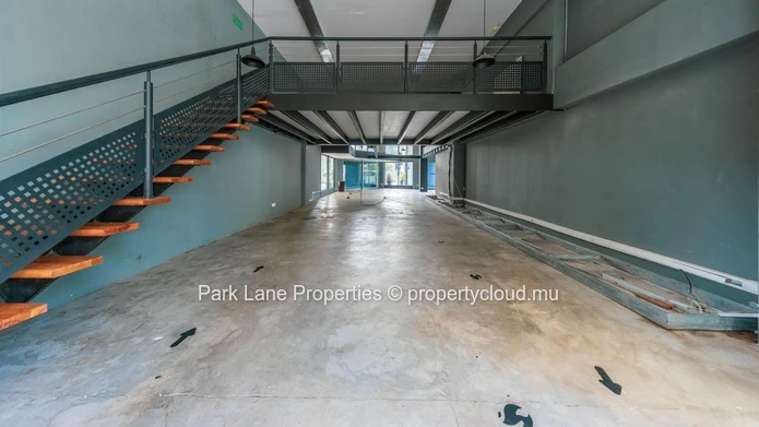 Commercial space ideally situated in the heart of Black River