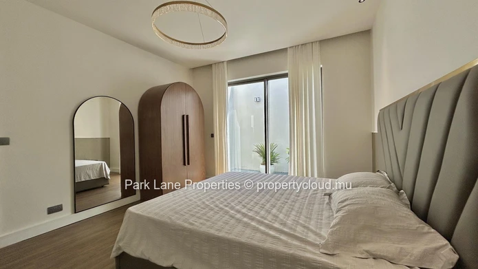 Elegant 3-Bedroom Villa for Rent in Golf Estate