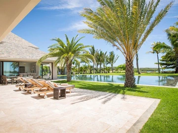 6 Bedroom Villa