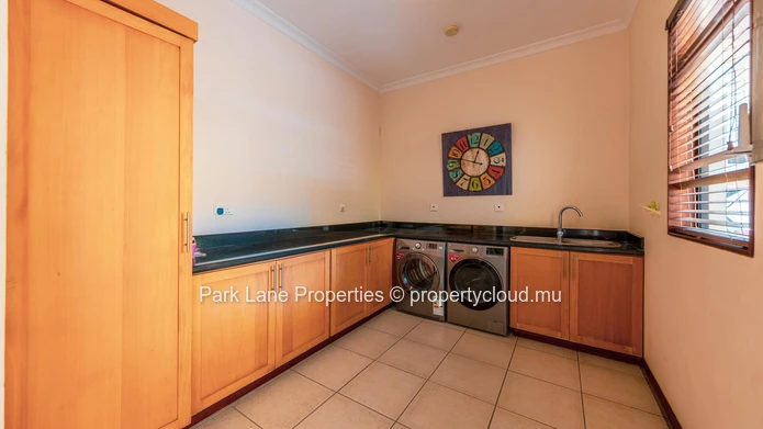 Prestigious 4-Bedroom Villa with Pool, Kiosk & Garden in Tamarina Golf Estate